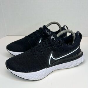 Nike React Infinity Flyknit 2 Running Sneakers Athletic Womens Size 7.5 Superb!